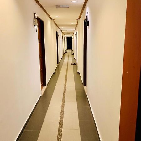 D Lima Beach Inn Pantai Cenang  Exterior photo