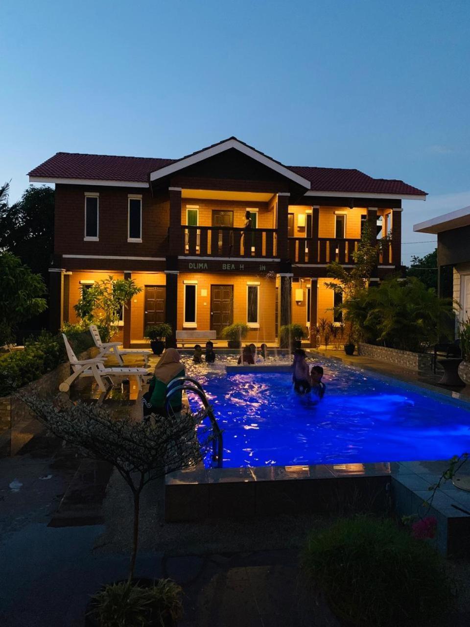 D Lima Beach Inn Pantai Cenang  Exterior photo