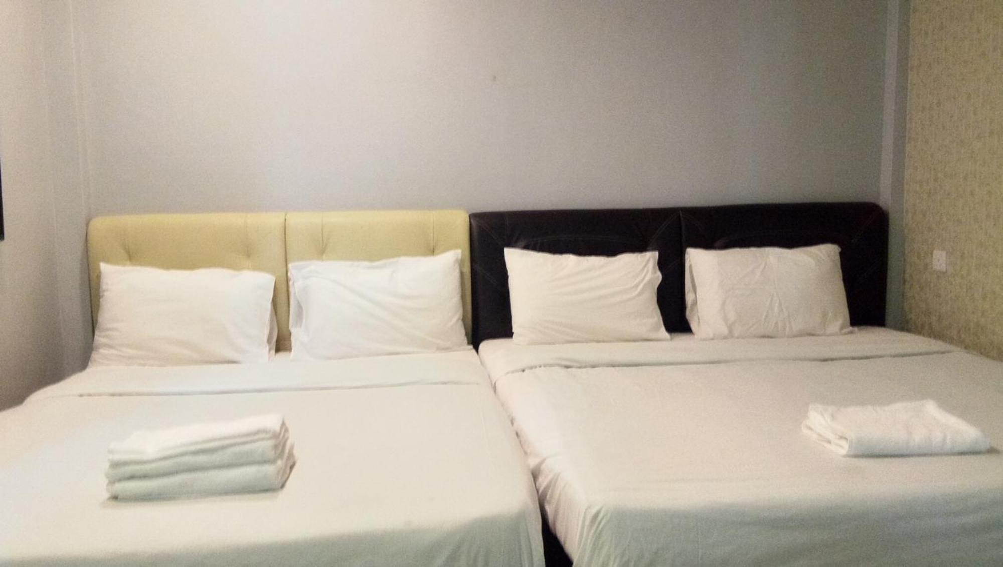D Lima Beach Inn Pantai Cenang  Exterior photo